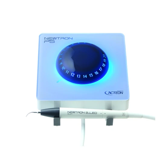 Satelec Newtron P5 B.LED - ультразвуковой скалер c технологией B.LED и жидким индикатором для обнаружения зубных отложений F.L.A.G<span> (Франция)</span> — МедиМакс